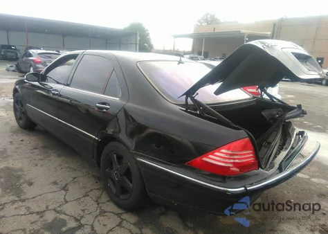 2004 Mercedes-Benz S 500 z USA, uszkodzony, nr VIN WDBNG75J44A428390